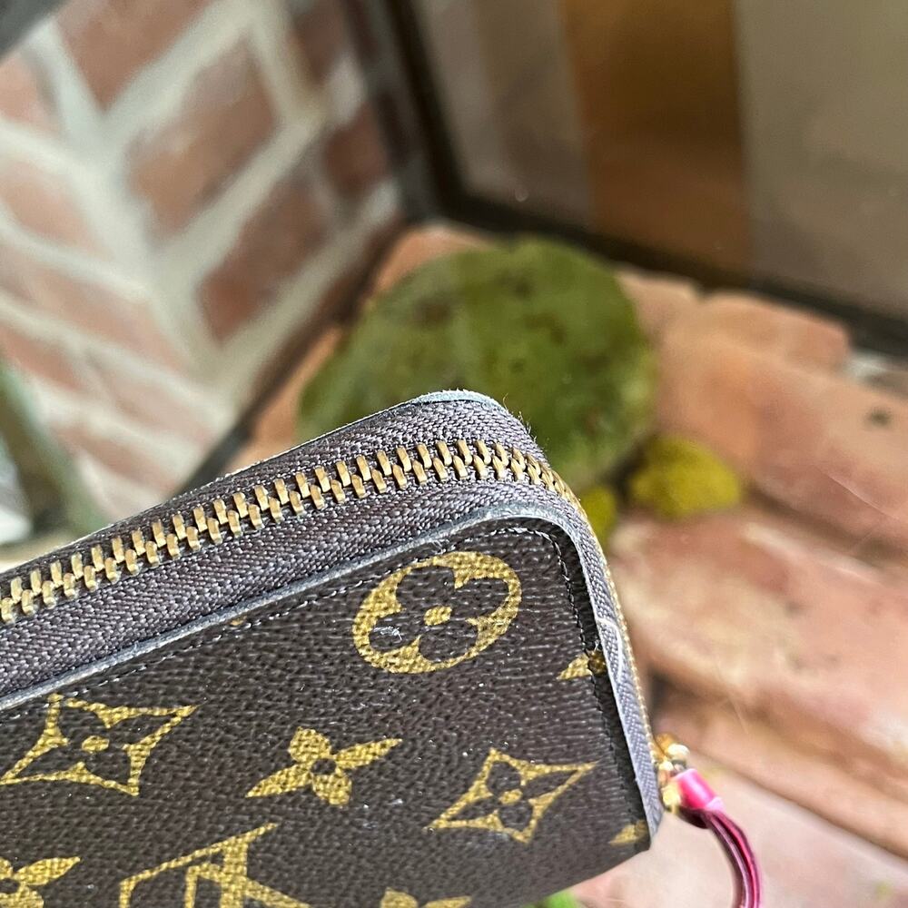 LOUIS VUITTON Clemence Fuchsia Monogram Canvas Wallet - Picture 13 of 13